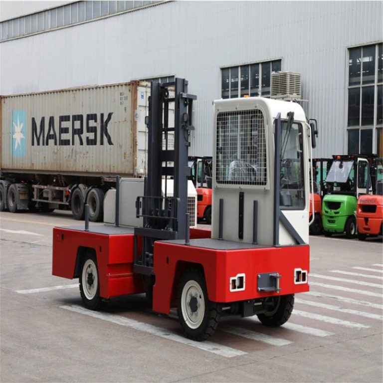 Side loader forklifts